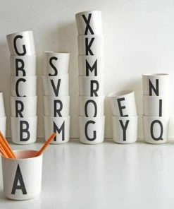Design Letters Arne Jacobsen Vaso Melamina